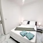 דירה Spacious Family Near Sea - *